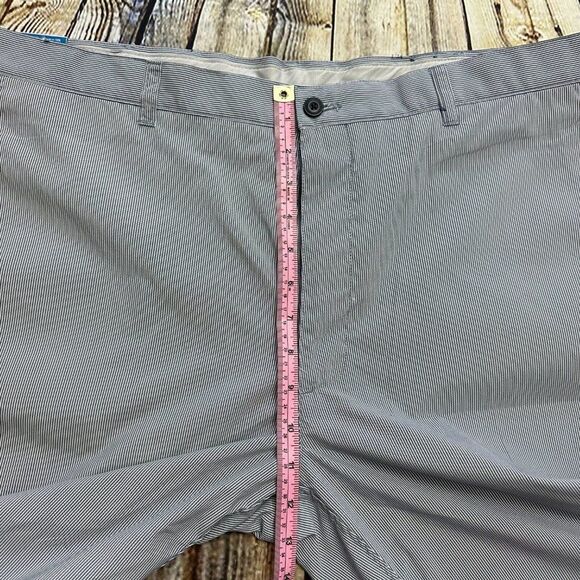 PGA Tour Shorts Men's Sz.38 Blue/white Golf Pinstripe Peacoat‎ 100% Polyester - Picture 10 of 10